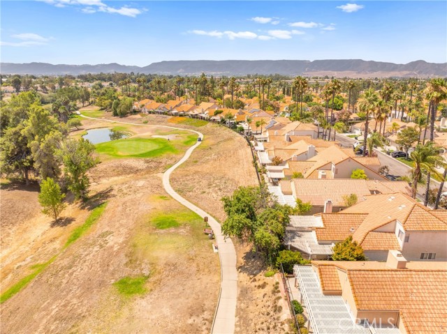 40376 Via Estrada, Murrieta CA: https://media.crmls.org/medias/01222083-ac28-4957-b6fe-f790851dbbae.jpg