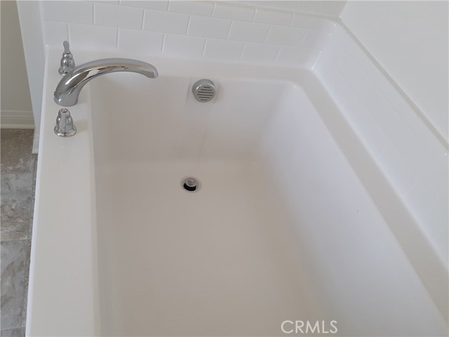 21108 Bison Mesa Road, Riverside CA: https://media.crmls.org/medias/01224258-3930-4af0-aa54-eb84077c070d.jpg