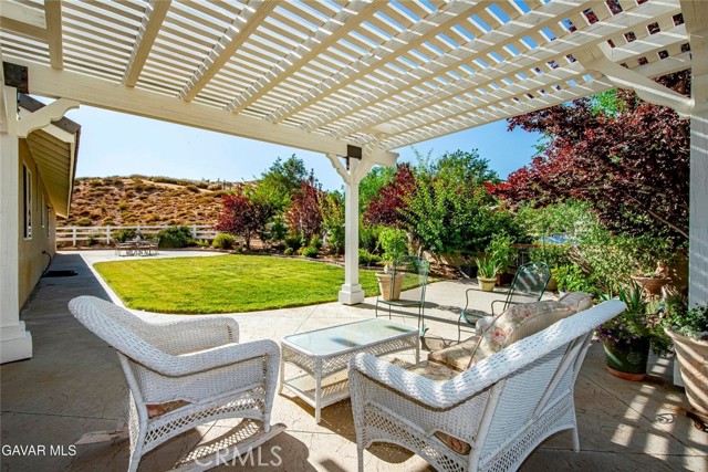40505 90th W Street, Palmdale CA: https://media.crmls.org/medias/01230035-44bc-4c55-b313-d2b93a6fd5c0.jpg