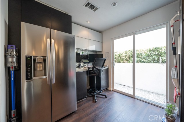 Detail Gallery Image 7 of 16 For 1424 26th #2,  Santa Monica,  CA 90404 - 2 Beds | 2/1 Baths