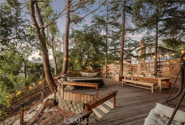 9570 Amoret Drive, Tujunga CA: https://media.crmls.org/medias/012337f7-3535-4122-9699-3164c717953f.jpg
