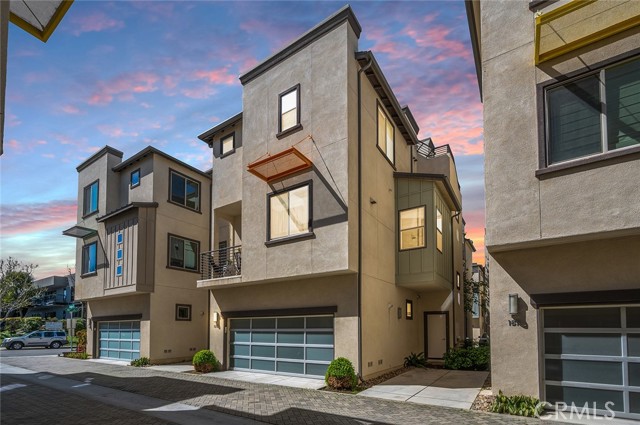 Detail Gallery Image 3 of 56 For 1807 Coastal Way, Costa Mesa,  CA 92627 - 2 Beds | 2/2 Baths