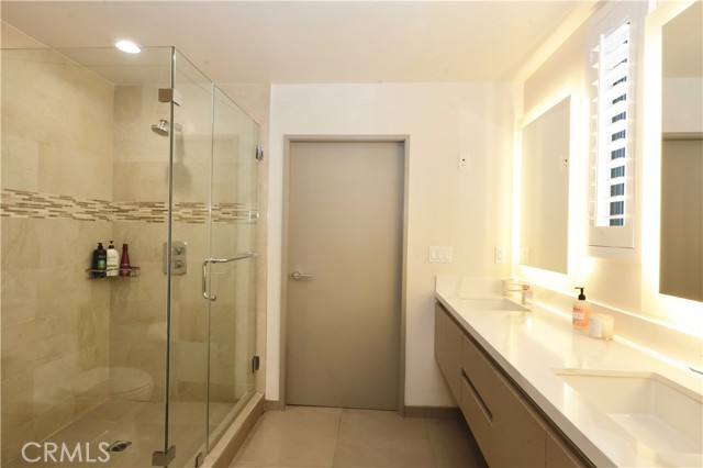 Detail Gallery Image 11 of 20 For 18703 Redwing St, Tarzana,  CA 91356 - 3 Beds | 2/1 Baths