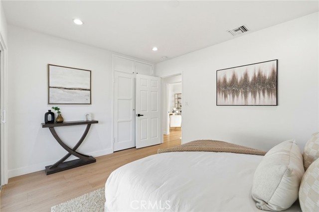Detail Gallery Image 33 of 74 For 2140 N Rose St, Burbank,  CA 91505 - 5 Beds | 3/1 Baths