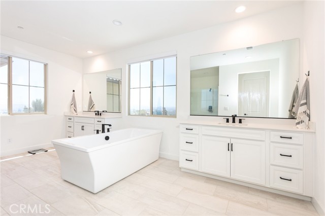 21628 Canyon Cove, Chatsworth CA: https://media.crmls.org/medias/01264398-64f1-4679-9c43-f0ca536dc471.jpg