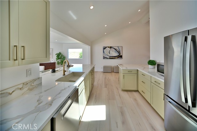 Detail Gallery Image 15 of 39 For 21651 Hilaria, Huntington Beach,  CA 92646 - 3 Beds | 2 Baths