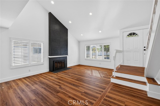 Detail Gallery Image 11 of 41 For 1527 Greenpoint Dr., Corona,  CA 92878 - 4 Beds | 2/1 Baths