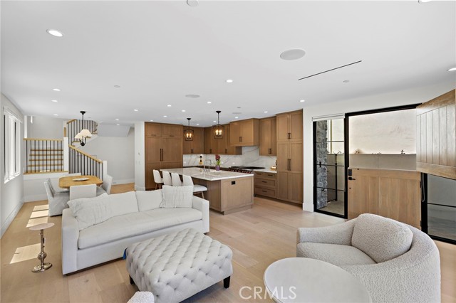 Detail Gallery Image 20 of 49 For 509 Carnation, Corona Del Mar,  CA 92625 - 3 Beds | 3/1 Baths