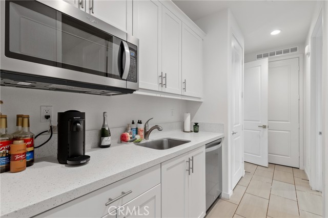 28341 Heather Green Way, Menifee CA: https://media.crmls.org/medias/0127e5fe-6171-40dc-a0e9-9bd0a3b92d7e.jpg