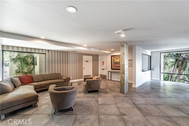 1230 Horn Avenue 525