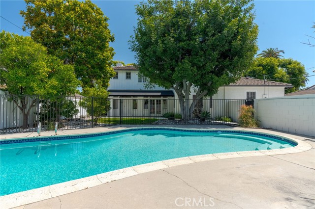 2245 E California Boulevard, San Marino CA: https://media.crmls.org/medias/012802c9-7630-40e2-a426-cc1c609616d3.jpg
