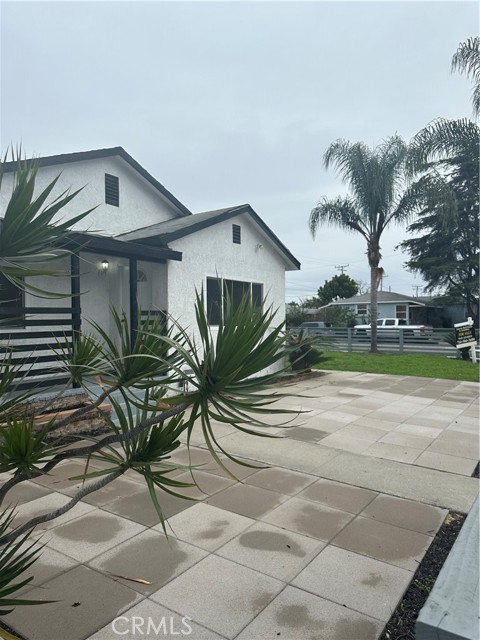 681 70th Street, Long Beach, California 90805, 4 Bedrooms Bedrooms, ,3 BathroomsBathrooms,Single Family Residence,For Sale,70th,PW24063022