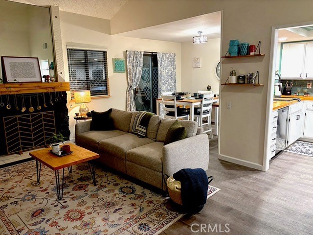 Image 7 of 20 For 47395 Monroe Street 284
