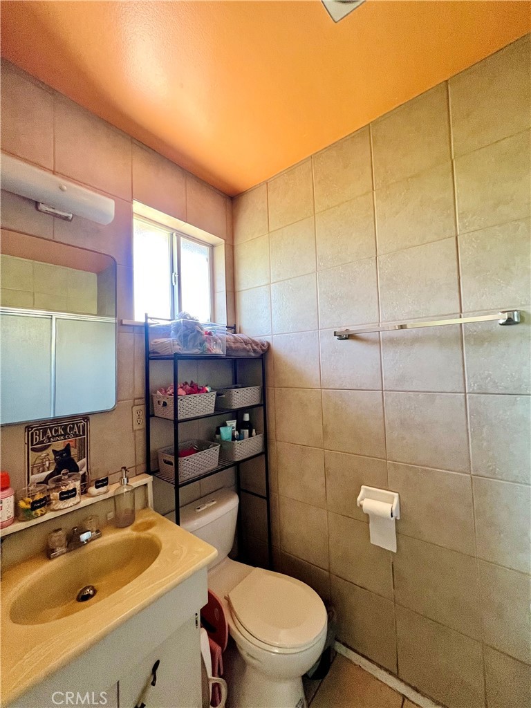 https://media.crmls.org/medias/012827b9-6504-4350-8fb2-845a32aab6d3.jpg?preset=X-Large
