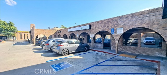 725 South Glendale Avenue photo 6