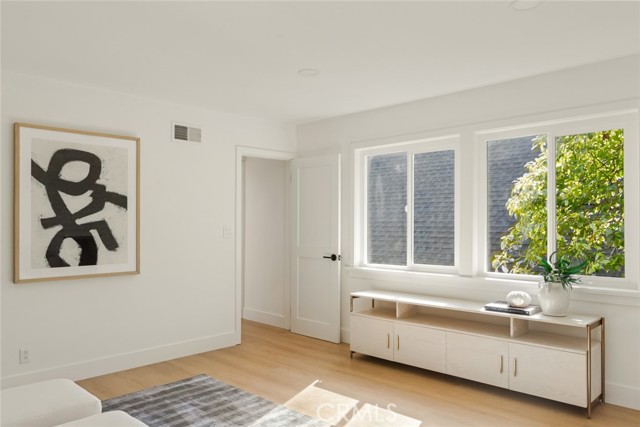 1585 Miramar Drive, Newport Beach CA: https://media.crmls.org/medias/0128a240-148f-4ec2-b669-b7e26f1c0917.jpg