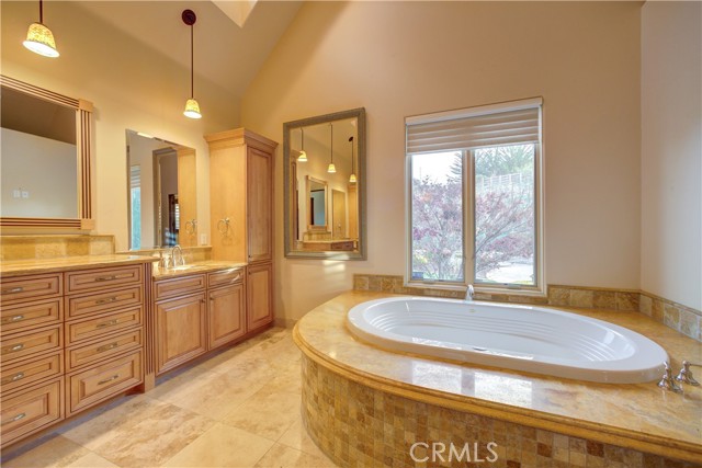 Detail Gallery Image 22 of 64 For 1685 Quiet Oaks Dr, Arroyo Grande,  CA 93420 - 5 Beds | 6 Baths