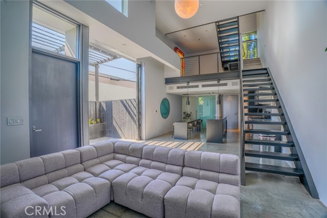 1011 N Orange Grove Avenue, West Hollywood CA: https://media.crmls.org/medias/0129b7fd-7665-4d2e-8223-1510dc0b3f8c.jpg