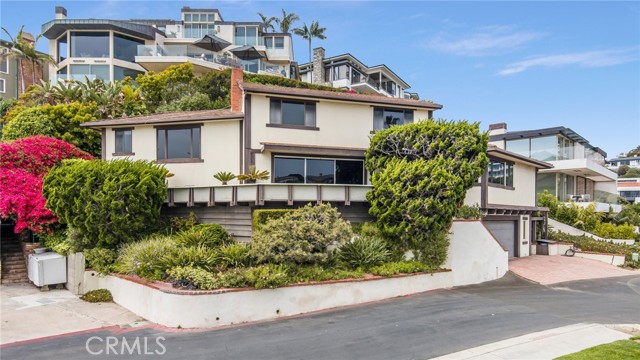 Detail Gallery Image 22 of 38 For 70 Emerald Bay, Laguna Beach,  CA 92651 - 4 Beds | 3/1 Baths