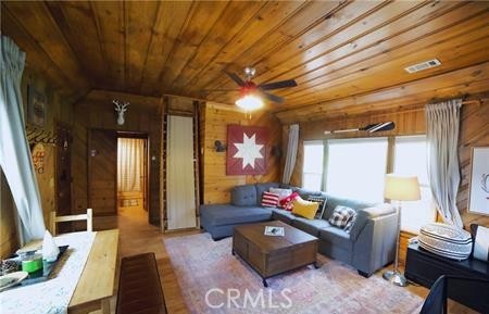 Detail Gallery Image 4 of 25 For 382 Knight, Big Bear Lake,  CA 92315 - 2 Beds | 2 Baths