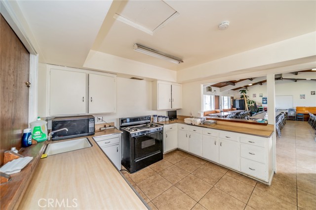 711 W C, Colton CA: https://media.crmls.org/medias/012a24ac-dd87-4611-844b-b99141918a80.jpg