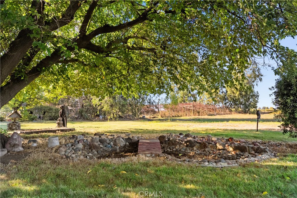 https://media.crmls.org/medias/012a98ce-ead9-4e89-91a4-3d3983cd414d.jpg?preset=X-Large