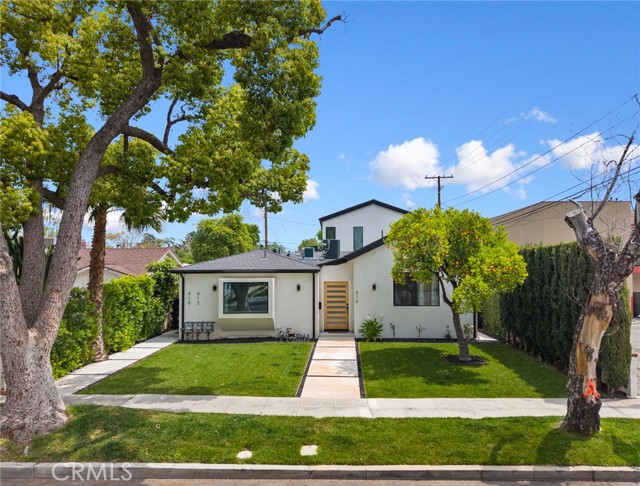 914 N Catalina Street, Burbank CA: https://media.crmls.org/medias/012b10b4-bffc-4d0c-90f4-4ff910f84586.jpg