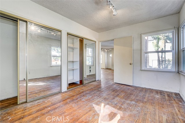 Detail Gallery Image 10 of 35 For 340 Avenue F, Redondo Beach,  CA 90277 - 3 Beds | 2 Baths