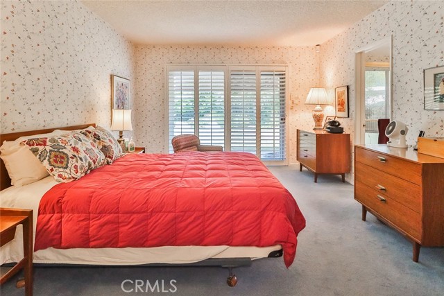 9845 Encino Avenue, Northridge CA: https://media.crmls.org/medias/012bcf9b-a4ba-4901-8043-8bacb5b6d551.jpg