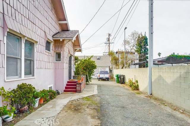 118 Avenue 44, Lincoln Heights, California 90031, 4 Bedrooms Bedrooms, ,2 BathroomsBathrooms,Residential Purchase,For Sale,Avenue 44,CV21259932