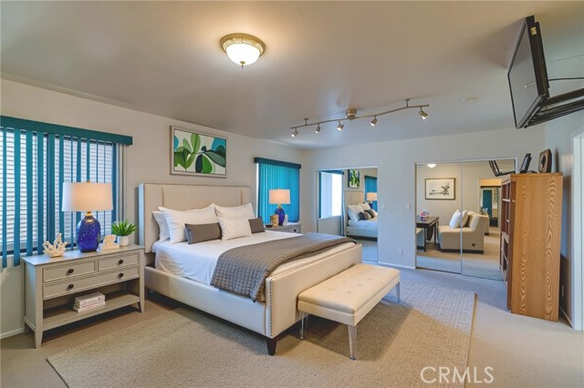10049 Langdon, Mission Hills (San Fernando) CA: https://media.crmls.org/medias/012c4f48-ce8c-4b7f-ba9e-979f3853e54e.jpg