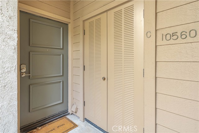 10560 Lakeside N Drive, Garden Grove CA: https://media.crmls.org/medias/012e2ab5-51f6-463d-b074-51fd65c9c498.jpg