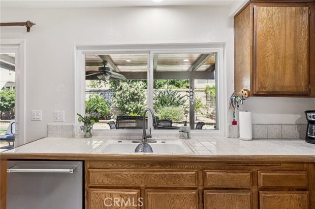 21827 Centurion Way, Saugus CA: https://media.crmls.org/medias/012e934b-9382-4f2d-9a03-afbef042f50b.jpg