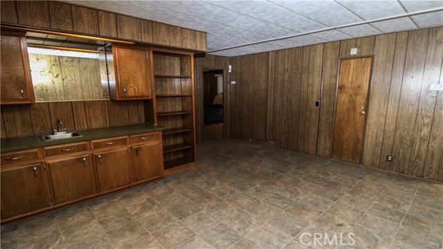 Detail Gallery Image 12 of 25 For 13829 Riviera, Victorville,  CA 92395 - 2 Beds | 2 Baths