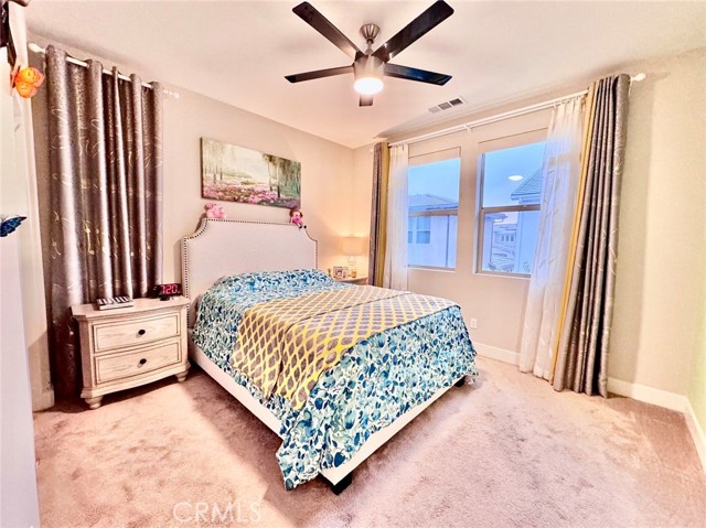 71 Cartwheel, Irvine CA: https://media.crmls.org/medias/012f8324-96da-4656-8cb9-da92f7c3ab74.jpg