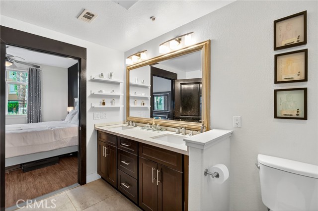 24585 Town Center Drive, Valencia CA: https://media.crmls.org/medias/01304091-4b64-4a5c-b5fe-731ca0df20e2.jpg