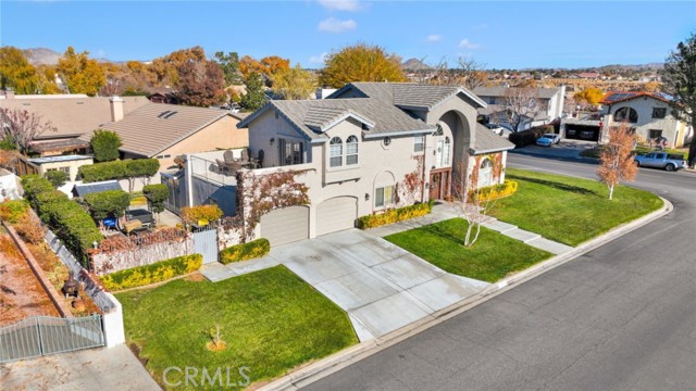 Detail Gallery Image 2 of 50 For 18570 Niagara, Victorville,  CA 92395 - 4 Beds | 3 Baths