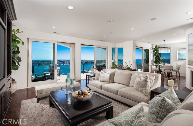 2301 Pacific Drive, Corona del Mar CA: https://media.crmls.org/medias/0131e3ba-7a10-4946-b92e-84c89a38d57f.jpg