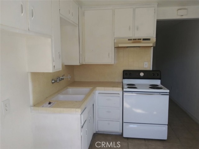 523 31st Street, Bakersfield CA: https://media.crmls.org/medias/01320489-5e20-4993-b645-64773fd04920.jpg