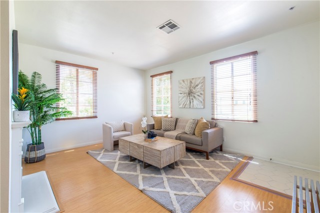 Detail Gallery Image 10 of 28 For 372 S Marengo Ave #108,  Pasadena,  CA 91101 - 3 Beds | 3 Baths