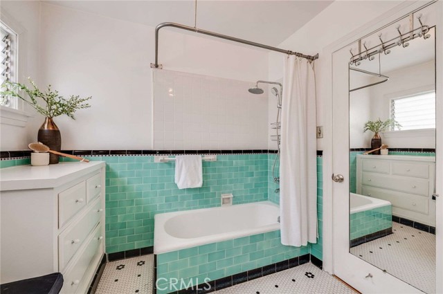 5855 Lemon Avenue, Long Beach CA: https://media.crmls.org/medias/0132a551-846e-415d-9971-228a28baaa41.jpg