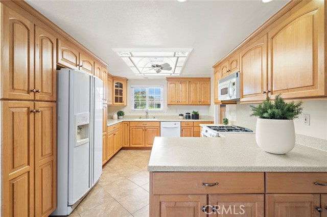 Detail Gallery Image 11 of 44 For 9111 Blackbird Ave, Fountain Valley,  CA 92708 - 4 Beds | 2 Baths