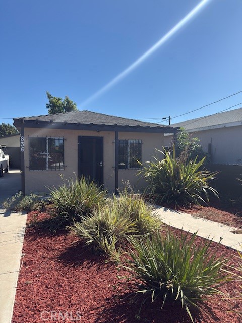 Detail Gallery Image 1 of 20 For 836 W Cedar, Compton,  CA 90220 - 2 Beds | 1 Baths
