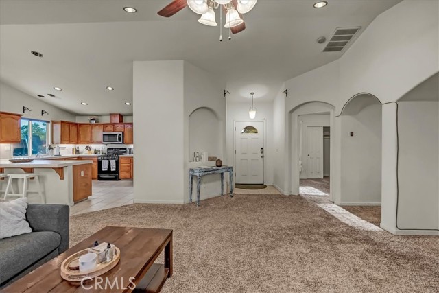 Detail Gallery Image 11 of 39 For 732 Crescent Ct, Lemoore,  CA 93245 - 3 Beds | 2 Baths