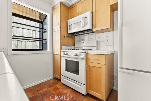 Detail Gallery Image 19 of 55 For 600 Monterey Bld #8,  Hermosa Beach,  CA 90254 - 2 Beds | 2 Baths