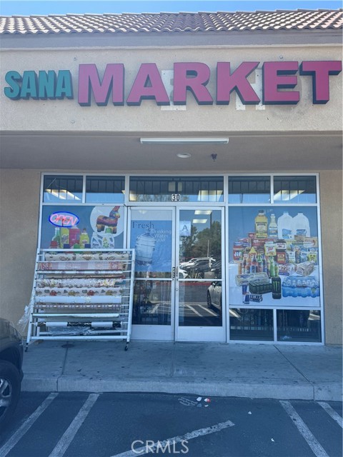 17480 Arrow Boulevard, Fontana CA: https://media.crmls.org/medias/0134a657-74af-4074-9f30-3ee02ae85254.jpg