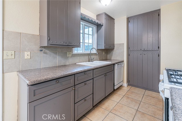 Detail Gallery Image 5 of 16 For 16481 Stevens, Lake Elsinore,  CA 92530 - 2 Beds | 1 Baths