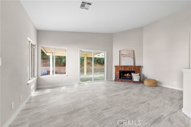 Detail Gallery Image 14 of 36 For 4652 Starstone Ct, Palmdale,  CA 93551 - 3 Beds | 2 Baths