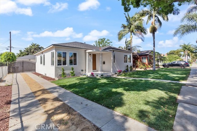 147 E 67th Way, Long Beach CA: https://media.crmls.org/medias/0136abf8-e369-401f-9013-5a95361626ae.jpg