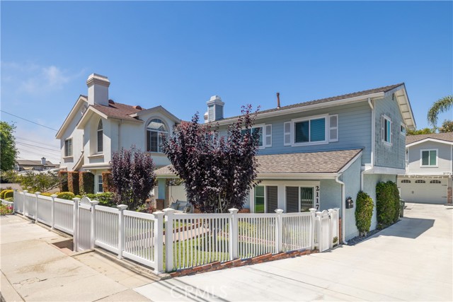 Detail Gallery Image 1 of 42 For 2117 Rockefeller Ln #1,  Redondo Beach,  CA 90278 - 4 Beds | 2/1 Baths